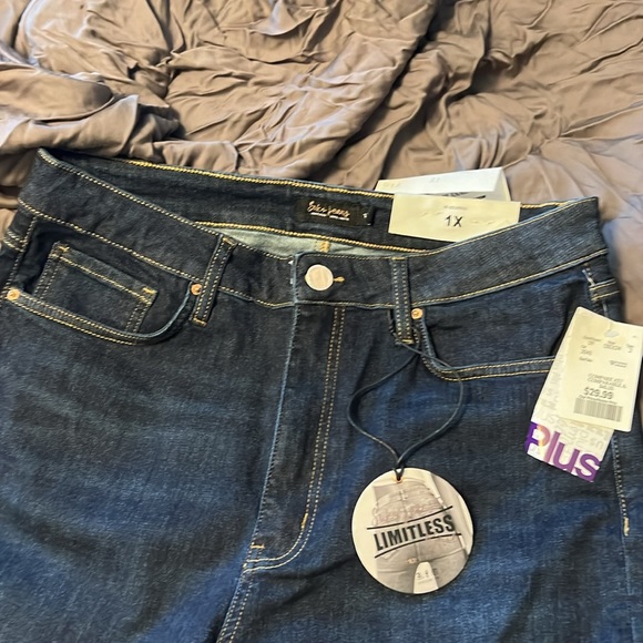 Dark wash high rise skinny jeans - nwt 1x so fits 14-16 - Picture 5 of 7